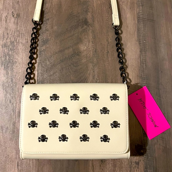 NEW Betsey Johnson Halloween Cream Skull Embellished Crossbody Bag - Picture 1 of 11